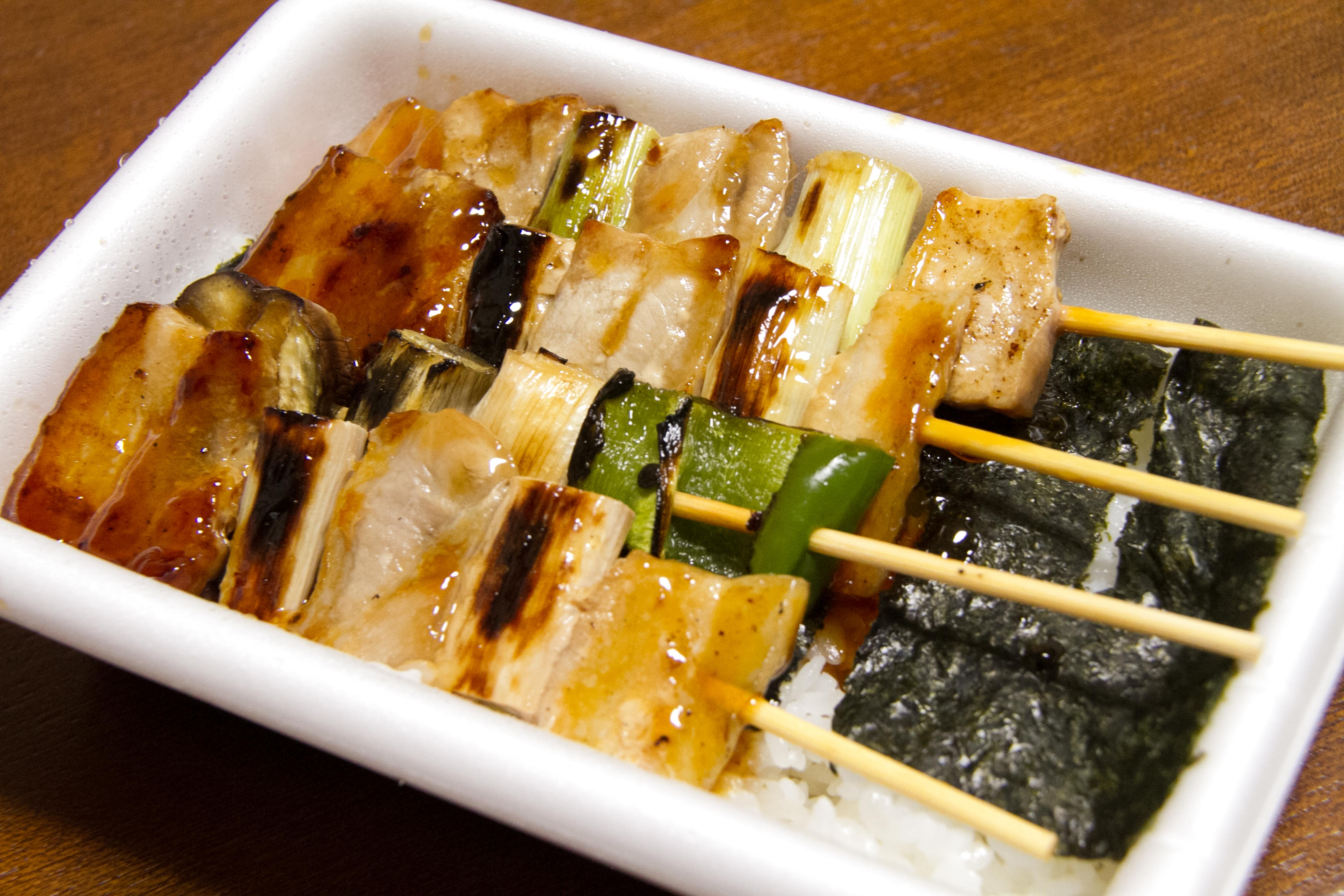 Taie “Yakitori Bento” NEMURO